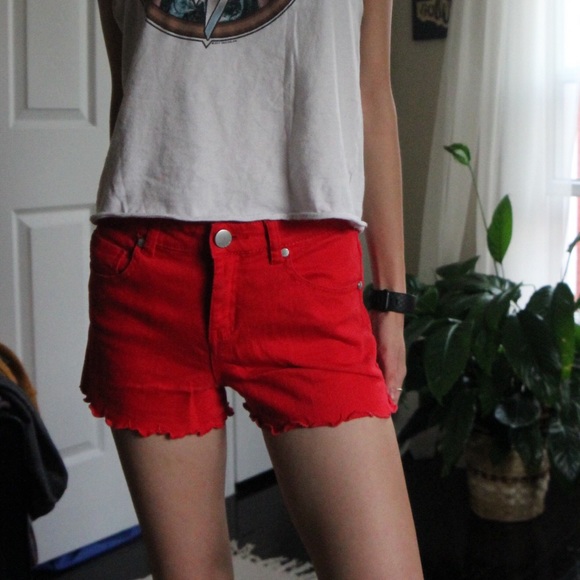 red shorts - Picture 2 of 3